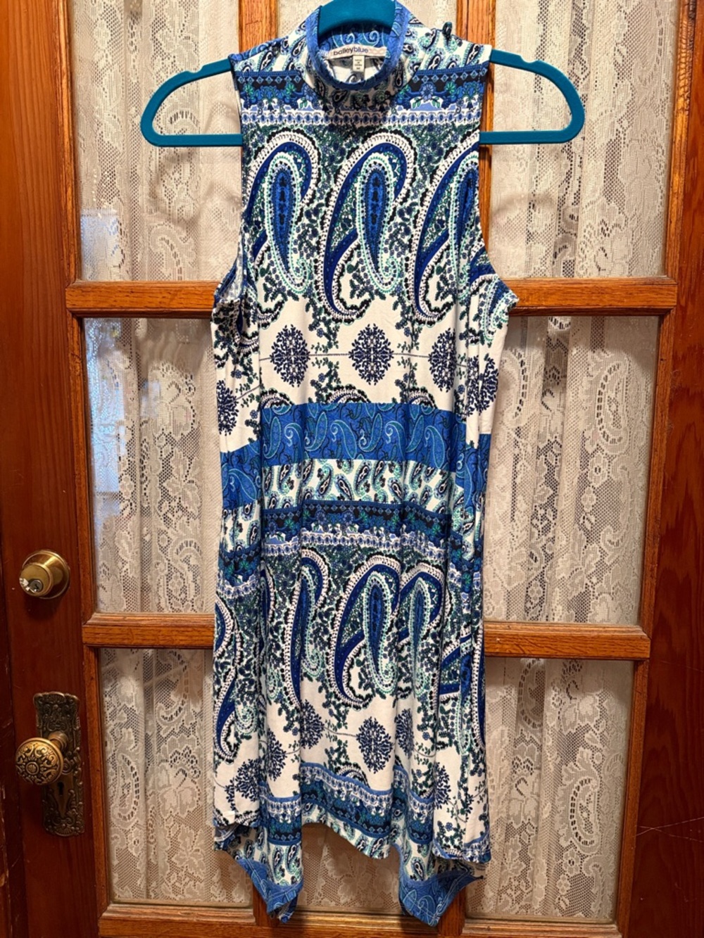 bailey blue Sleeveless Mock-Neck Paisley Midi Dress in Blue and White